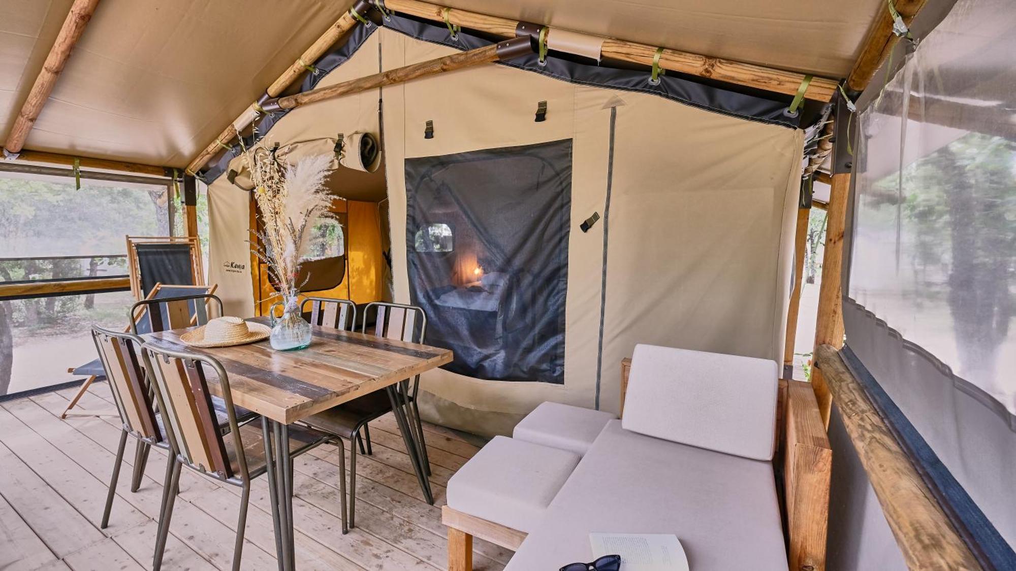 Domaine Les Chenes Blancs Hotel Saint-Saturnin-d'Apt Buitenkant foto